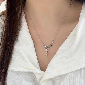 Collar de Serpiente Verde en Plata de Ley S925 para Mujer, Chapado en Oro Blanco de 18K, Cadena de Clavícula con Signo Zodiacal Animal, para Uso Diario - Product Image 3