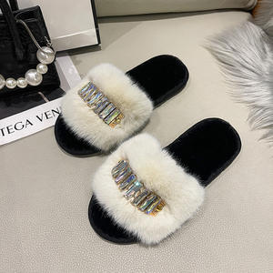 Da donna di lusso soffice casa antiscivolo per <span class=keywords><strong>ciabatte</strong></span> a <span class=keywords><strong>catena</strong></span> dorata Fuzzy <span class=keywords><strong>con</strong></span> fibbie in metallo morbido caldo peluche per l'autunno e l'inverno - Product Image 5