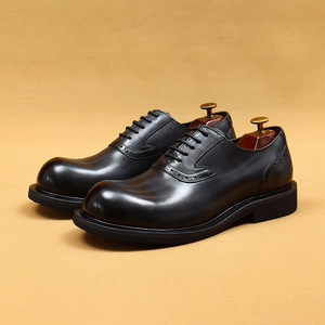 Chaussures habillées pour hommes de style britannique, chaussures Oxford en cuir vintage légères, fabriquées en cuir de vachette, parfaites pour les mariages - Product Image 1