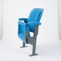 Chaise pliante rembourrée pour gradins, en HDPE, pour extérieur et intérieur, avec accoudoirs, modèle CS-V1-RGL