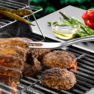 Set di Utensili per Barbecue in Legno di Rosa, Accessori Robusti per Grigliare: Spatola, Forchetta, Pennello e Pinze, Set Essenziale per Barbecue all'Aperto - Product Image 5