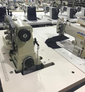 Good Condition VF2500-156M Super High Speed Flat Bed Interlock <b>Sewing</b> Machine - Product Image 4