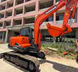 Mini-excavatrice d'occasion Doosan DX60-9C 6 tonnes, peinture d'origine, hydraulique, sur chenilles, machine importée, moteur, boîte de vitesses, pompe, moteur Yanmar - Product Image 2