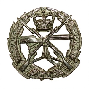 DE GRENADIER DE LA VIEILLE GARDE IMPERIALA SOMBRERO PLACA Small Ars School Corps SASC Cap Badge - Product Image 1