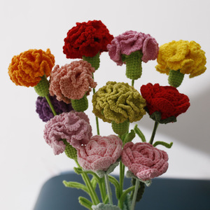 Bouquets de fleurs tissés à la main avec des œillets au crochet et des produits artificiels, exquises créations pour la Fête des Mères - Product Image 2