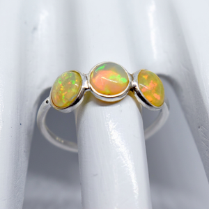 แหวนเงินแท้ 925 สไตล์ชาติพันธุ์ GigliRigli Gems ประดับโอปอลเอธิโอเปียธรรมชาติ ทำมือสำหรับทั้งชายและหญิง เหมาะสำหรับงานแต่งงาน แฟชั่นชั้นสูง - Product Image 1