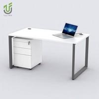 Bureau de direction moderne en forme de L IULTRA Manager, certifié CE/Green Duard Gold, design modulaire écologique, placage gris, rangement