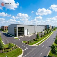 Structure d'entrepôt en acier robuste conçue sur mesure, installation de stockage industrielle préfabriquée