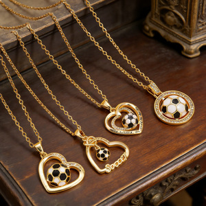 สร้อยคอจี้ทองแดงรูปหัวใจฟุตบอล แฟชั่นฟุตบอล<span class=keywords><strong>โลก</strong></span>ใหม่ปี 2026 สำหรับคนรักกีฬา ของขวัญสำหรับแฟน<span class=keywords><strong>บอล</strong></span> - Product Image 2
