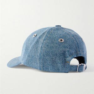 Casquette de baseball en denim bleu pour femme, élégante et respirante, avec logo brodé, personnalisable en coton. - Product Image 3