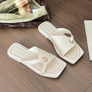 Pantuflas de Invierno para Hombre y Mujer, Ajuste Universal, Antideslizantes, Suaves y Cálidas, Calzado para el Hogar - Product Image 1