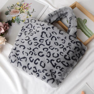 Nouveau sac à main pour femmes en fourrure artificielle imitation fourrure de lapin <span class=keywords><strong>Rex</strong></span>, imprimé léopard, grande <span class=keywords><strong>capacité</strong></span> avec fermeture à cadenas - Product Image 6