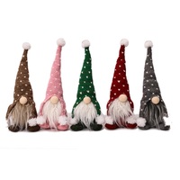 Gnome de Noël en peluche fait main, barbe longue et blanche, sans visage, position assise, avec bonnet tricoté, thème forêt, durable et réutilisable