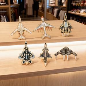 Épinglette créative en forme de navette spatiale, badge émaillé personnalisé, accessoire de décoration pour vêtements et sacs en métal - Product Image 2