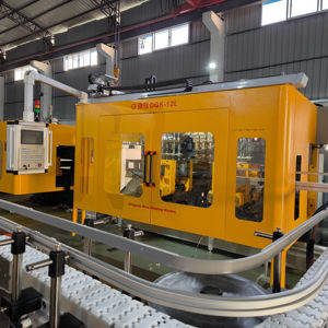 Les machines de moulage par extrusion-soufflage de la ligne de production automatique 12L font la bouteille de <span class=keywords><strong>jerrycan</strong></span>/huile de lubrifiant - Product Image 1