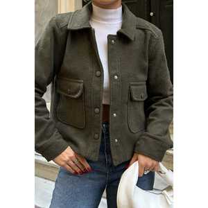 Veste kaki pour femme avec col chemise et détail poche - Product Image 2