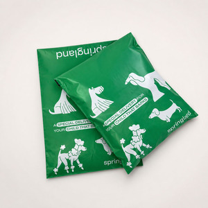 Enveloppe en plastique personnalisée avec logo, vert mat, mignonne, écologique, pour expédition et emballage postal, vente en gros - Product Image 1