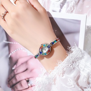 Montre pour femmes tendance, bracelet en cristal coloré, montre-bracelet à quartz pour femmes, style bijoux - Product Image 2