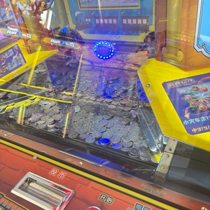 เครื่องเล่นเกมรถไฟทองคำแบบหยอดเหรียญสำหรับผู้เล่นสี่คนขนาดใหญ่ - Product Image 5