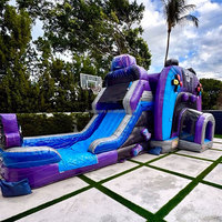 Château gonflable sur le thème des joueurs bleu violet, gonflable humide et sec, avec toboggan et piscine pour enfants
