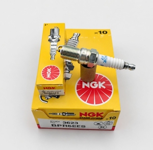 Candela NGK 3623 BPR6EFS al nichel M14*1.25 17.5mm con filettatura 0.9mm per motori Ford, Renault, Fiat, <span class=keywords><strong>Dacia</strong></span>, marini e tosaerba - Product Image 1