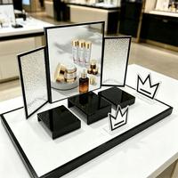 Présentoir de Comptoir en Acrylique Noir Brillant Personnalisé pour Soins de la Peau, Cosmétiques et Parfums, avec Panneaux Décoratifs – Direct Usine