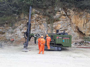 Mijnboorplatform Kt5c 25M Hoge Kwaliteit <span class=keywords><strong>Crawler</strong></span> Gemonteerd Percussie Deep Rock Nieuwe Geïntegreerde Oppervlakte Mijn Boorinstallatie - Product Image 5