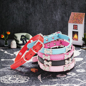 <span class=keywords><strong>Collar</strong></span> de Perro de PU con Estampado Clásico de Campanas de Cachorro para Perros Grandes, Accesorios Personalizados y Cómodos para Mascotas - Product Image 3