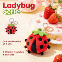 Breloque en peluche originale en forme de coccinelle fraise, porte-clés en peluche style fruit