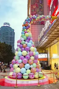 Albero di caramelle di natale a prezzi accessibili enorme albero di natale unico in fibra di vetro Candyland per la decorazione