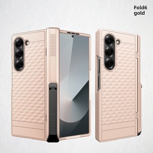 เคสอะลูมิเนียมสีทองสำหรับ Samsung Fold6 ลายลูกบาศก์ ป้องกันเต็มรูปแบบ พร้อมขาตั้ง - Product Image 1