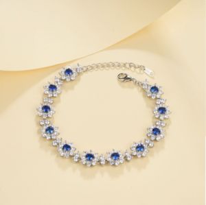 Bracelet tendance en argent 925 avec saphir cultivé, forme de fleur brillante, excellent cadeau pour les anniversaires des filles et les occasions quotidiennes - Product Image 3