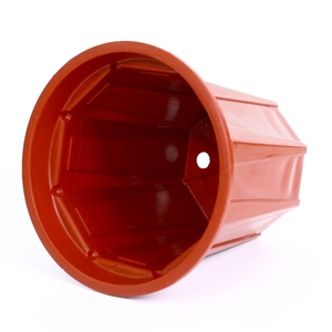 Pot de culture en plastique rouge robuste de forme octogonale avec nervures renforcées pour la propagation des plantes en pépinière et en serre, taille moyenne - Product Image 2