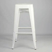 Tabouret de bar empilable en métal de revêtement de poudre de Bistro moderne avec le siège et le dossier en bois