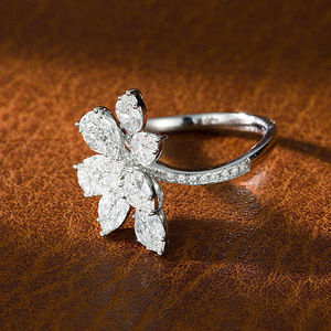 Elegante anello floreale con fiocco di neve per donna, gioielli unici alla moda - Product Image 5