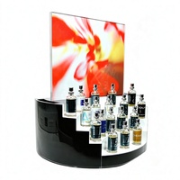 Présentoir à parfums en acrylique à base incurvée, présentoir à plusieurs niveaux avec impression rétroéclairée pour les supermarchés de détail