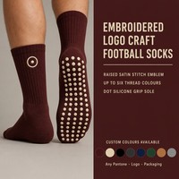 Chaussettes de football antidérapantes avec points de grip en silicone rembourrés pour les tournois, emballées dans une boîte cadeau