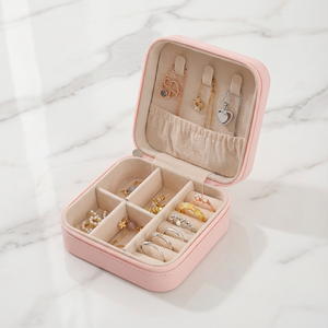 Estuche de Viaje Portátil y Sencillo de Cuero PU para Joyas, Elegante Organizador de Anillos, Collares y Pendientes para Chicas - Product Image 4