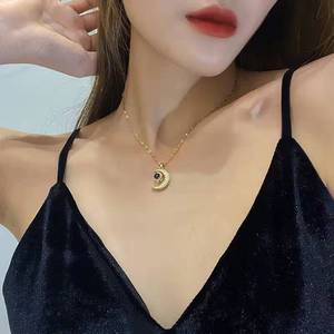 Collar con Colgante de Proyección de Luna en 100 Idiomas <span class=keywords><strong>Te</strong></span> <span class=keywords><strong>Amo</strong></span>, <span class=keywords><strong>para</strong></span> Mujer, Cadena de Clavícula de Acero Inoxidable de Lujo que No se Destiñe - Product Image 4