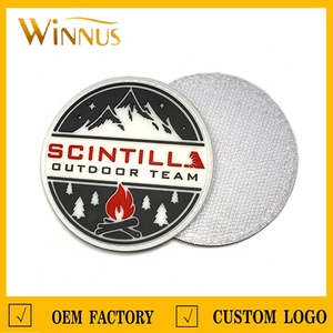 Tùy Chỉnh In 3D <span class=keywords><strong>Logo</strong></span> Dập Nổi Tên May Trên Đồ Bơi May Golf Cap Hat Mềm <span class=keywords><strong>PVC</strong></span> Cao Su Huy Hiệu Cho Túi Xách Quần Áo - Product Image 3