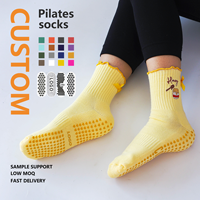 Chaussettes de yoga antidérapantes pour femmes, avec logo brodé jacquard, design personnalisé, chaussettes de pilates jaunes avec décoration en nœud 3D