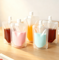 Pochettes souples transparentes imprimées de qualité alimentaire à faible MOQ pour boissons liquides, lait, bière, café, avec bec verseur
