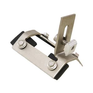 Pince de toit à <span class=keywords><strong>joint</strong></span> <span class=keywords><strong>debout</strong></span> en aluminium à <span class=keywords><strong>prix</strong></span> compétitif Toit en métal Panneau solaire Montage sur le toit Clip Lock Solar U Clamp - Product Image 4