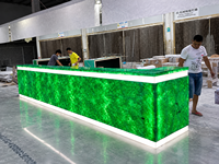 Table de bar de luxe en marbre vert avec éclairage LED pour boîte de nuit, hôtel, bar à vin, design de mobilier