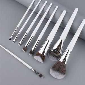 คอนซีลเลอร์รูปทรงลิ้น หัวแบน ขนสังเคราะห์นุ่ม ปกปิดจุดด่างดำ รอยน้ำตา รอยคล้ำใต้ตา บางเฉียบ ไร้รอยต่อ ใช้ได้กับจมูก - Product Image 4