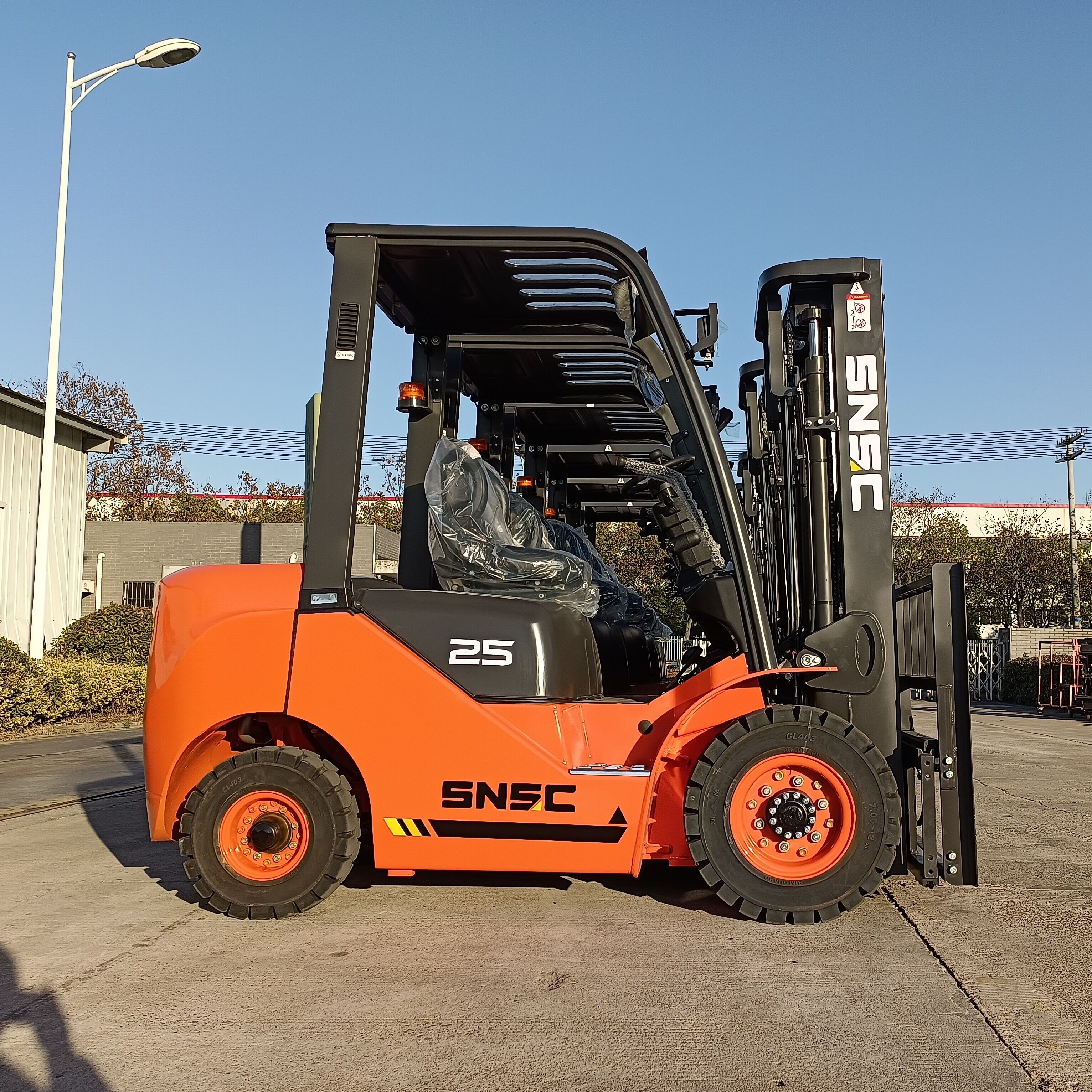 Дизельный вилочный погрузчик SNSC fd25 2,5 тонн