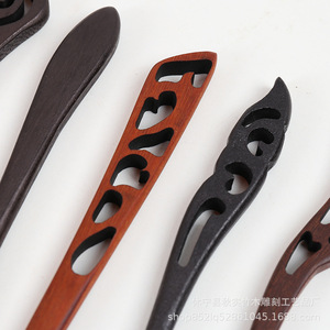 Horquilla de ébano con forma de corazón de madera de sándalo roja, hecha a mano, tocado para mujer, uso diario, diseño geométrico de Huangshan - Product Image 2