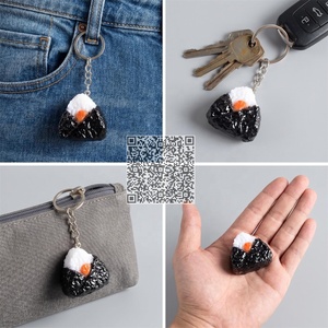 Popular cocina japonesa Artificial Nori envuelto Onigiri adornos lindo Sushi colgante llavero para promociones de restaurante - Product Image 3