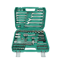 1 Ensemble de 82 pièces d'outils de réparation automobile manuels, comprenant clés à cliquet et douilles, en acier au carbone, avec boîte à outils et mallette rigide OEM, Marque KHC, Garantie 1 an