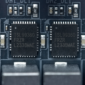 ISL99380FRZ‑TR5935 Interrupteur de charge MOSFET intelligent QFN40 60A contrôlé par I2C pour la distribution d'énergie industrielle des serveurs - Product Image 1